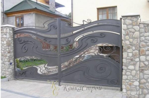 240. Ворота